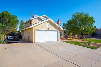 13945 Jeweled Desert Dr, Horizon City, TX 79928 - photo 3