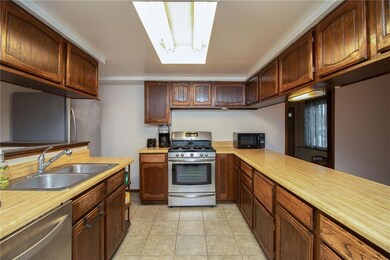 1440 E 27th Ct, Des Moines, IA 50317 - photo 5