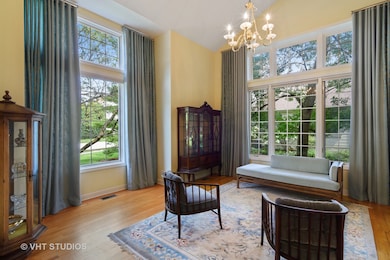 4255 Meadowview Dr, Glenview, IL 60026 - photo 3