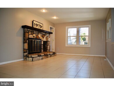 14 Eastwood Dr, Voorhees, NJ 08043 - photo 2