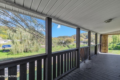 145 Shady Grove Rd, Lancing, TN 37770 - photo 3