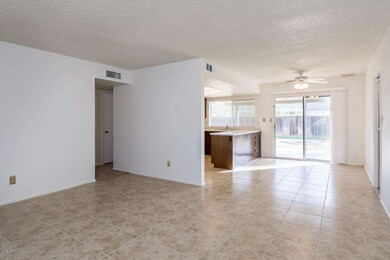 4227 W Paradise Dr - MLS-10