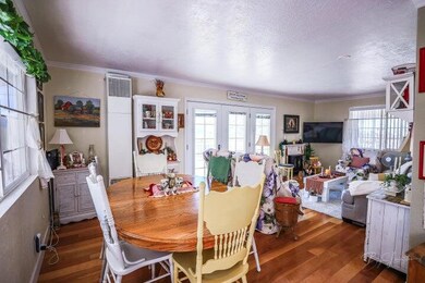dining/living room