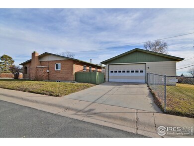 Dream Garage with a 780 Sq Ft Shop with Heater