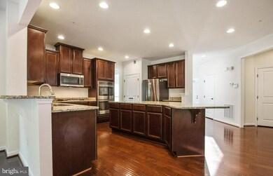1902 Lake Forest Dr, Upper Marlboro, MD 20774 - photo 5
