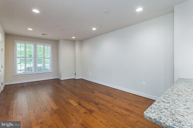 2308 Potomac Ave unit 101, Alexandria, VA 22301 - photo 2