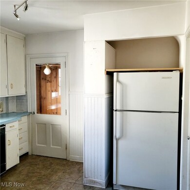 1357 W 2nd St, Lorain, OH 44052 - photo 7