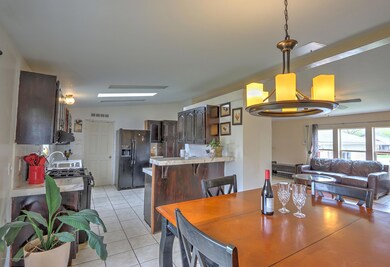 6 dining into kitchen