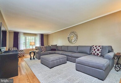 4640 Tara Dr, Fairfax, VA 22032 - photo 3