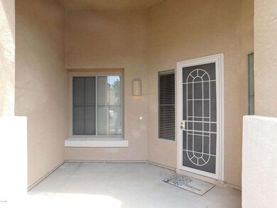 FRONT PORCH & ENTRY WAY!