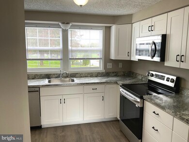 1551 Iris Ct, Hagerstown, MD 21740 - photo 4