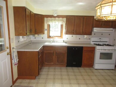 5430 S Baxter Ln, Janesville, WI 53546 - photo 7