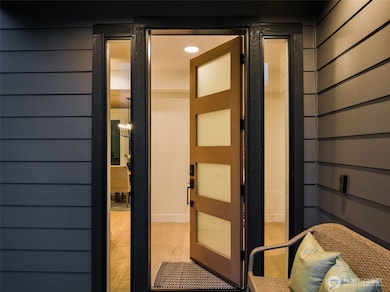 807 W Armour St, Seattle, WA 98119 - photo 3