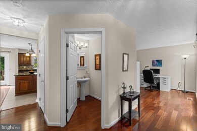 6437 Coxwold Dr, Elkridge, MD 21075 - photo 5