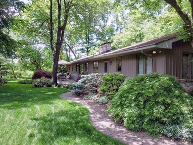 7208 Christmas Ln, Slatington, PA 18080 - photo 3