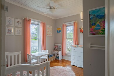 162 N 2nd St, Central Point, OR 97502 - photo 5