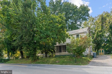 907 Rollins Ave, Capitol Heights, MD 20743 - photo 2