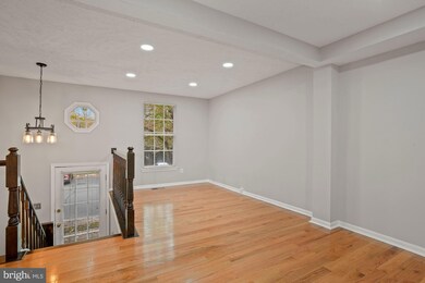 1539 Woodcrest Dr, Reston, VA 20194 - photo 4