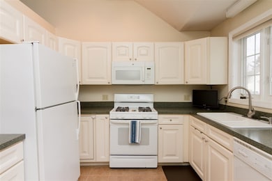 45 Bog Rd unit B1, Concord, NH 03303 - photo 2