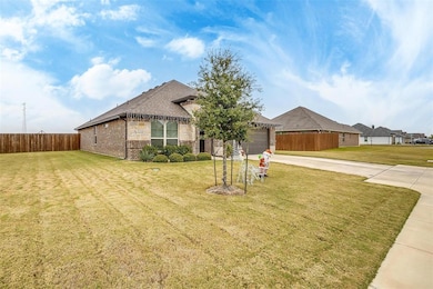302 Mckittrick Ln, Godley, TX 76044 - photo 3