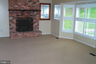 12609 Blue Mountain Ct, North Potomac, MD 20878 - photo 7