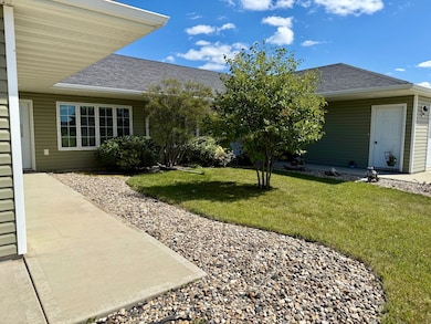 601 & 603 Badger St S, Wishek, ND 58495 - photo 3