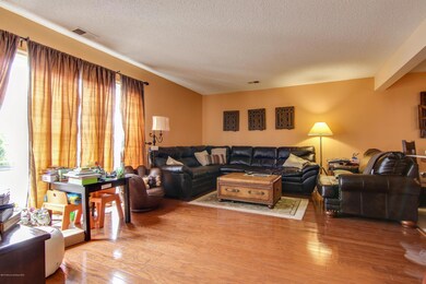 42 Phoenix Ct, Tinton Falls, NJ 07712 - photo 2