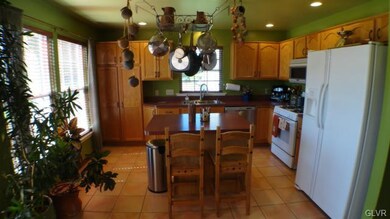 1736 Pinewind Dr, Alburtis, PA 18011 - photo 3