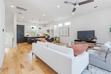 716 W Donovan St unit B, Houston, TX 77091 - photo 5