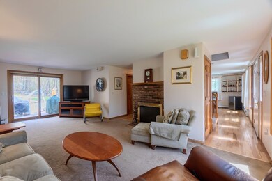 19 E Applewood Dr, Charlton, MA 01507 - photo 5