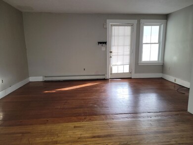 9 Academy Ln unit 4, Walpole, NH 03608 - photo 5