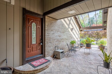 5332 Black Oak Dr, Fairfax, VA 22032 - photo 4