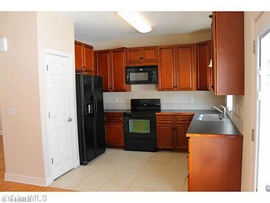 138 Westhaven Dr, Statesville, NC 28625 - photo 3