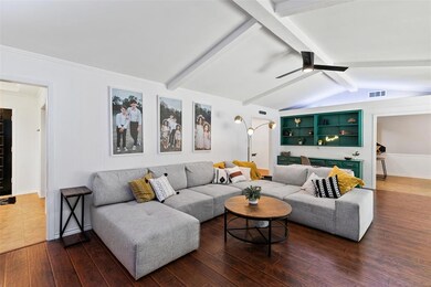 1905 Hollyhill Ln, Denton, TX 76205 - photo 4