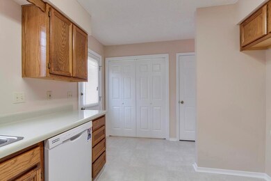 07_ChotaViewCircle_204_Kitchen02