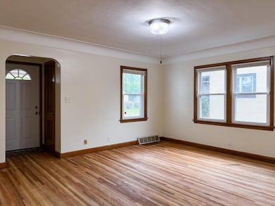 2100 Mohawk Ave, Saint Paul, MN 55119 - photo 6