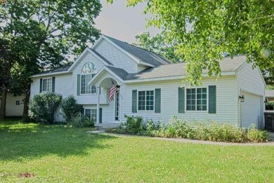 605 Hunt St, Lowell, MI 49331 - photo 3