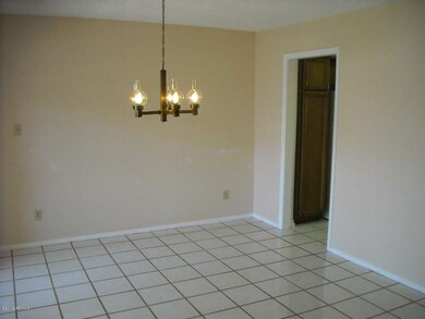 Dining Room (2)