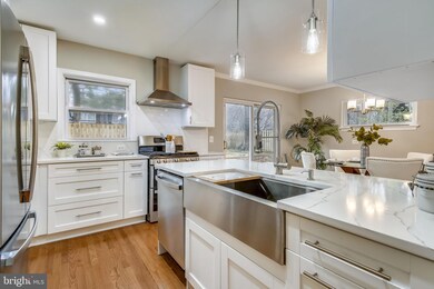 6356 Waterway Dr, Falls Church, VA 22044 - photo 3