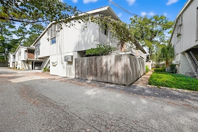 909 Silber Rd unit 16, Houston, TX 77024 - photo 2