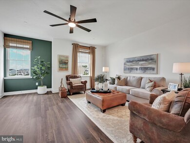 262 Holstein Dr unit 93, Hanover, PA 17331 - photo 4