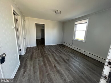 513 Center St unit FRONT, Pottstown, PA 19464 - photo 3