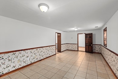 744 Fields Ave, Frankfort, KY 40601 - photo 2