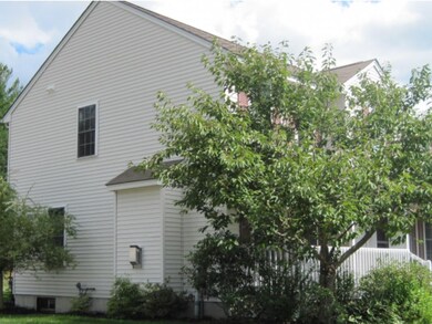 12 Sunflower Ln, Londonderry, NH 03053 - photo 4