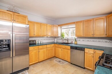 7 Beecher St, East Weymouth, MA 02189 - photo 4