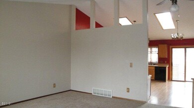 Living Rm to Kitchen