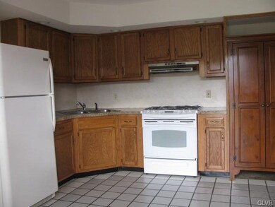 20 N 9th St unit 3, Emmaus, PA 18049 - photo 2