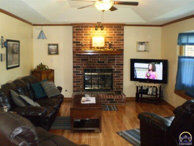 4015 SW 39th Terrace, Topeka, KS 66610 - photo 5