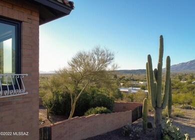 Cordoba - Side Yard Views