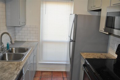 6412 Woodway Dr, Fort Worth, TX 76133 - photo 6